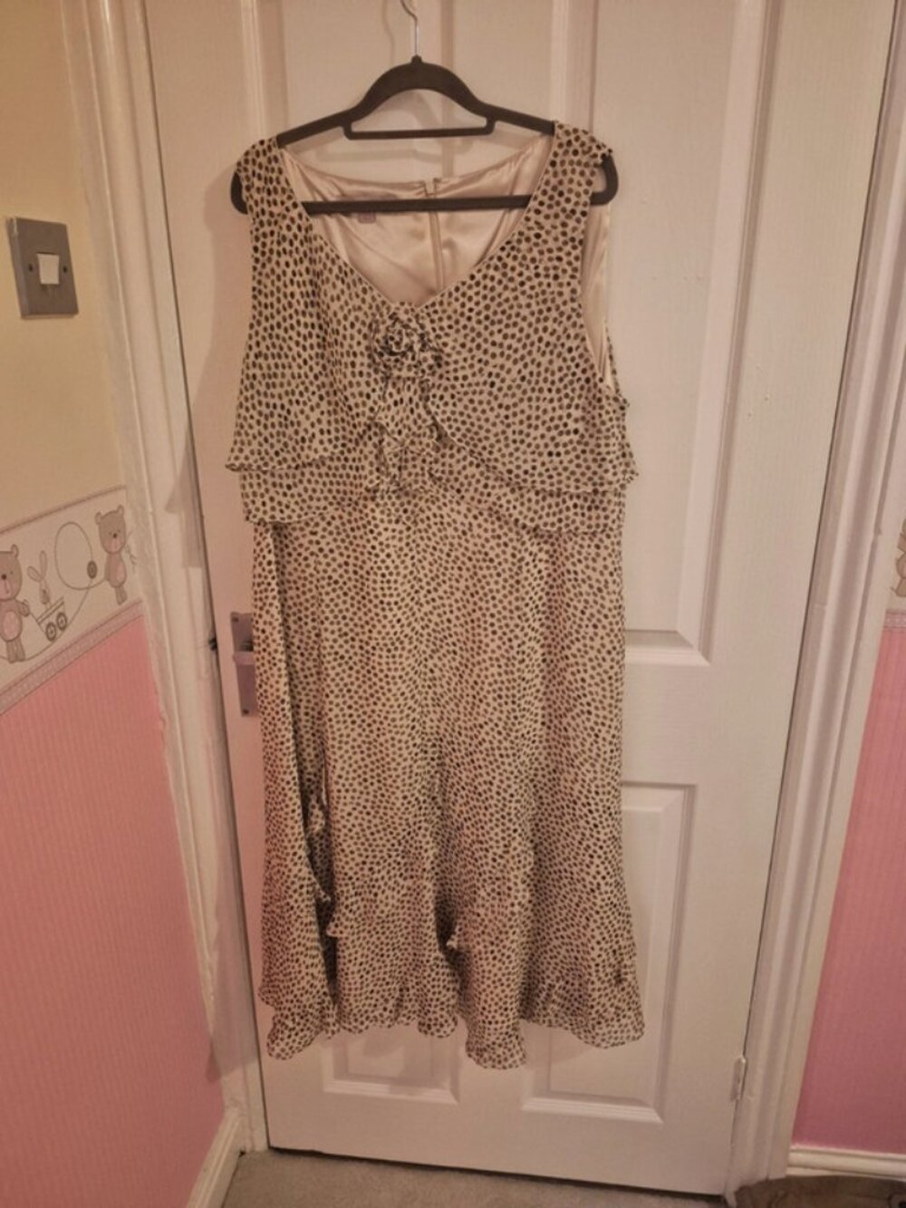 Jacques Vert beige and black spotted dress frill detail neckline and hem corsage